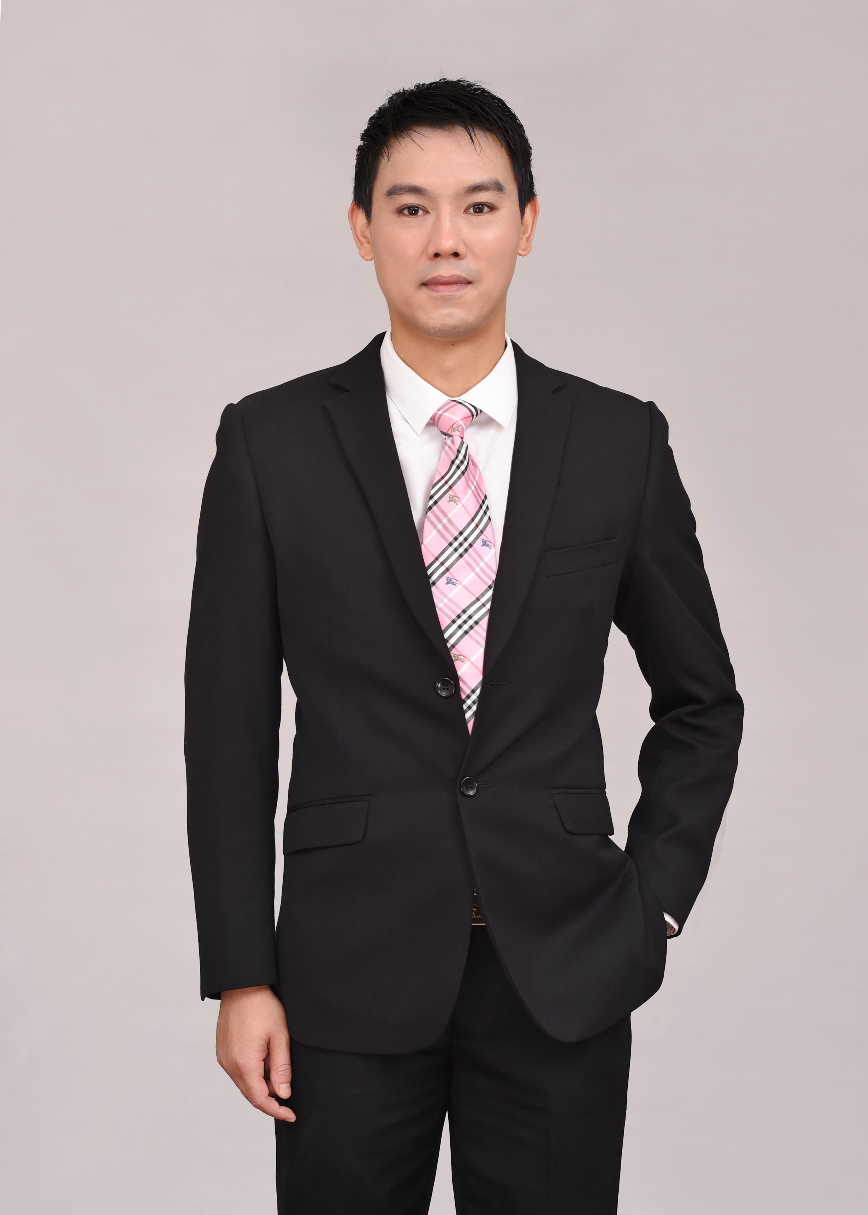 周洪 创始人 & 执行董事